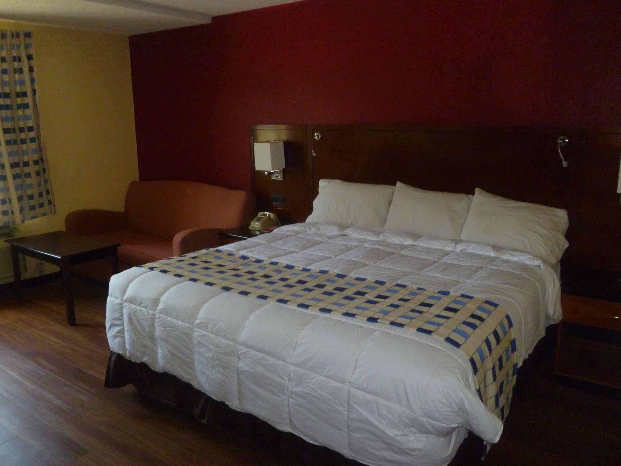 Travelodge By Wyndham Forsyth Luaran gambar