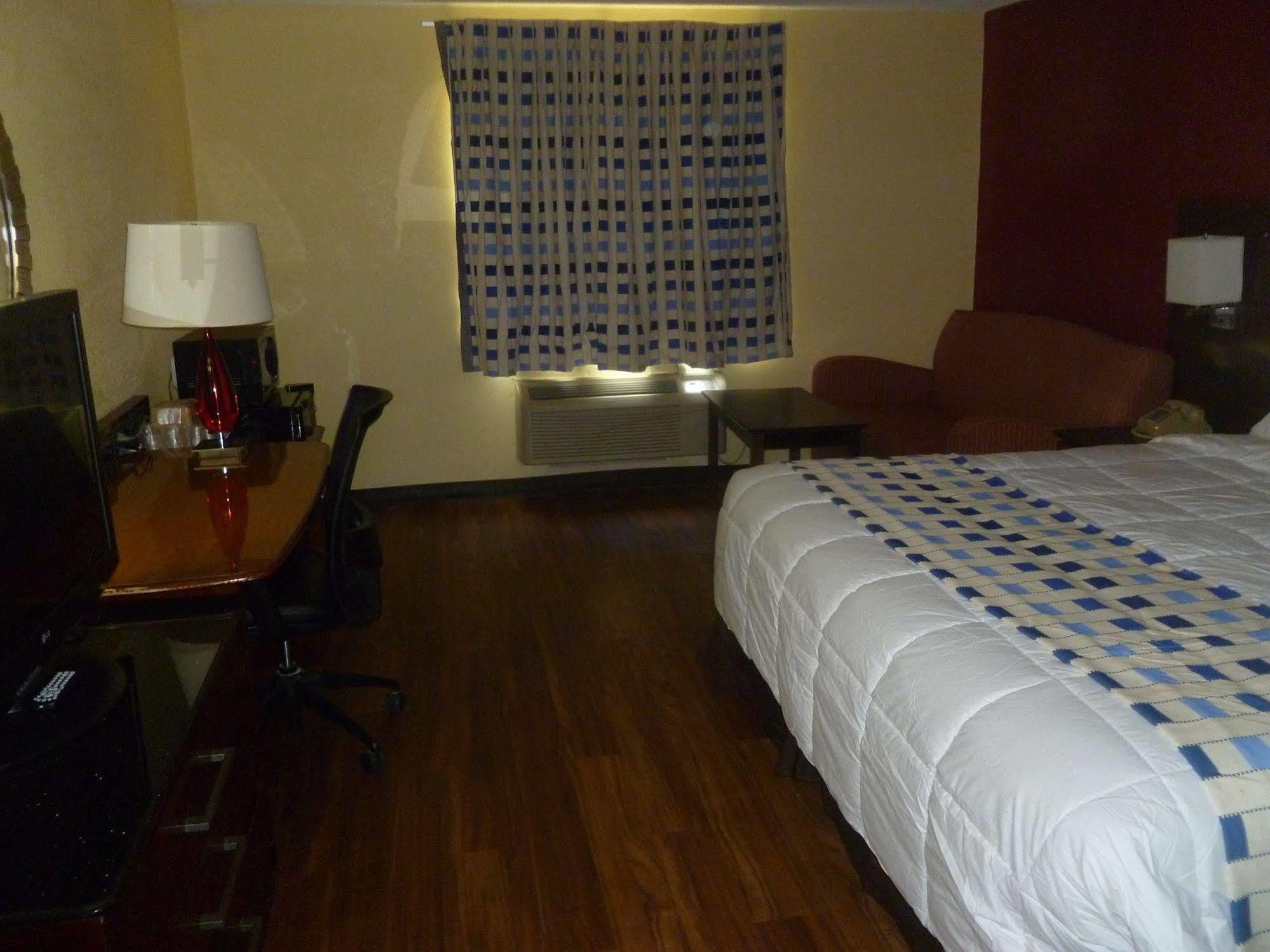 Travelodge By Wyndham Forsyth Luaran gambar