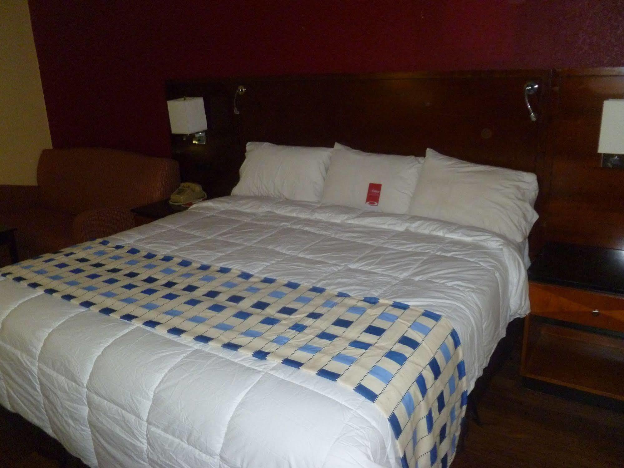 Travelodge By Wyndham Forsyth Luaran gambar