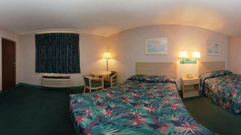 Travelodge By Wyndham Forsyth Luaran gambar